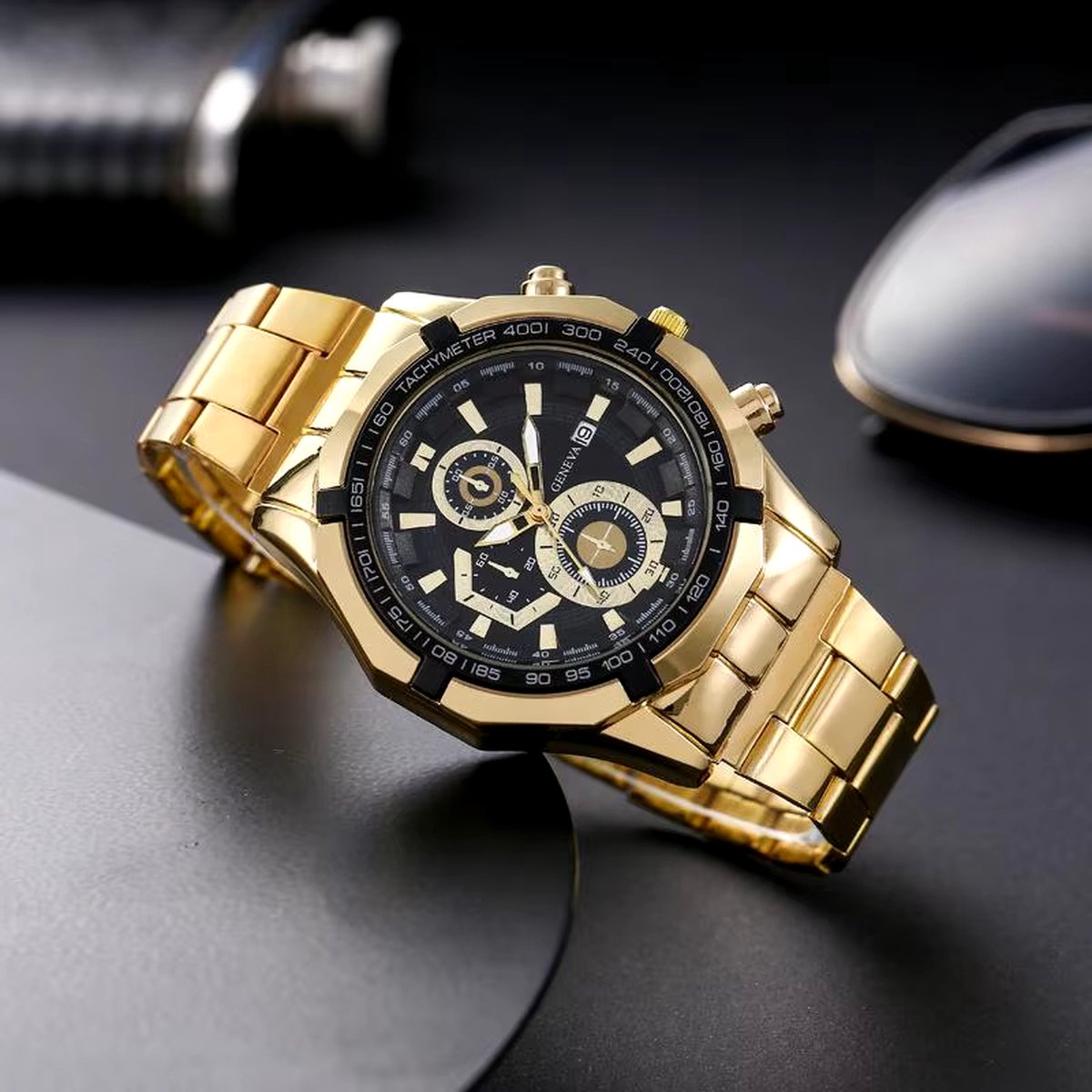 DRX Heren Quartz Horloge en armbanden - Polshorloge - Heren - Cadeau - Horloge - Geschenk - Mannen - goud en Zwart - Polsband zwart