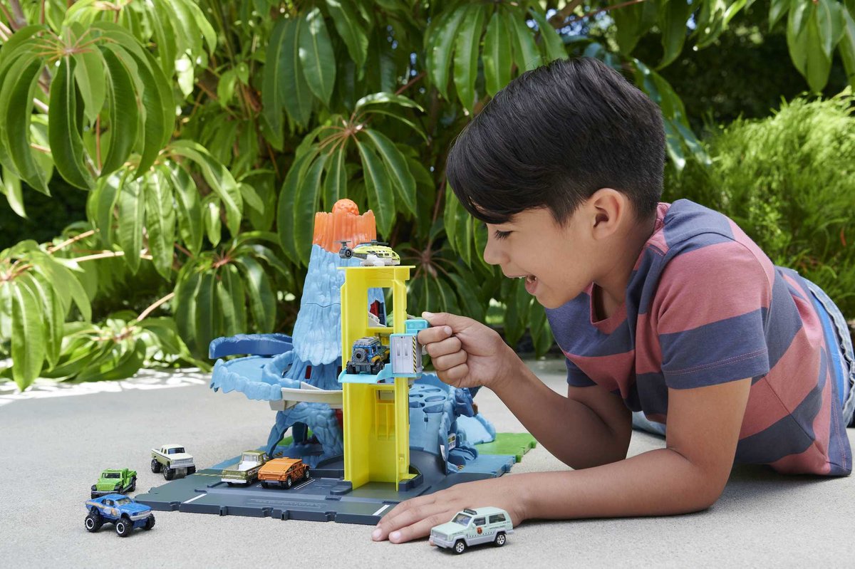 Mattel Matchbox Onderzoekscentrum - Speelgoedauto met vulkaan en licht & geluid