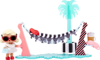 L.O.L. Surprise! Leading Baby Vakantielounge - Meubelspeelset met pop