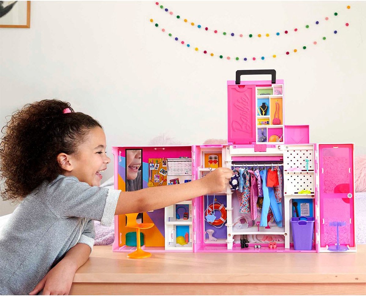 Barbie Super Kledingkast - Barbie kleertjes