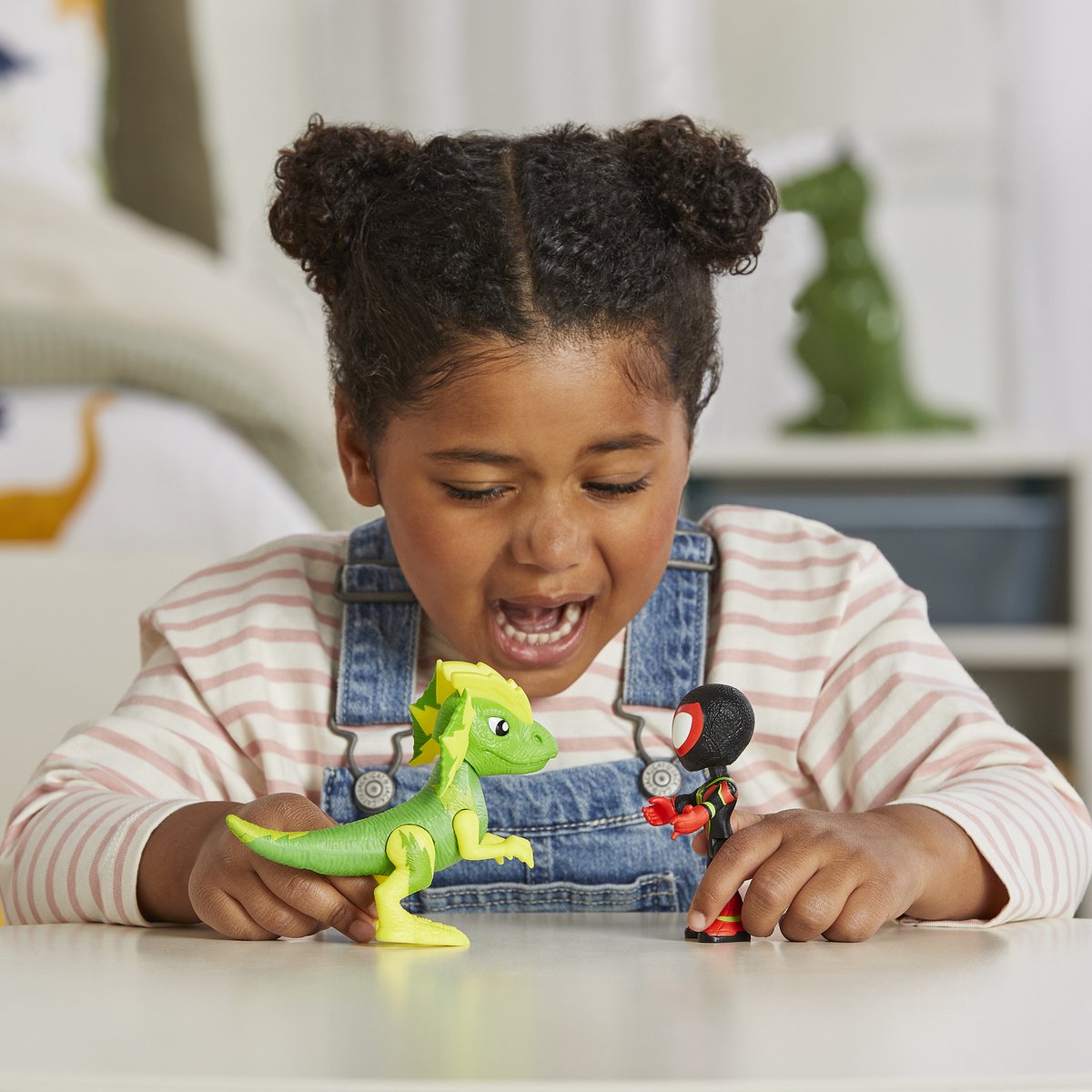 Marvel Spidey and His Amazing Friends - Dino-Webs Miles Morales en Electrosaurus - Actiefiguur - 10 cm