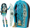 Monster High Skulltimate Secrets Frankie Stein Pop