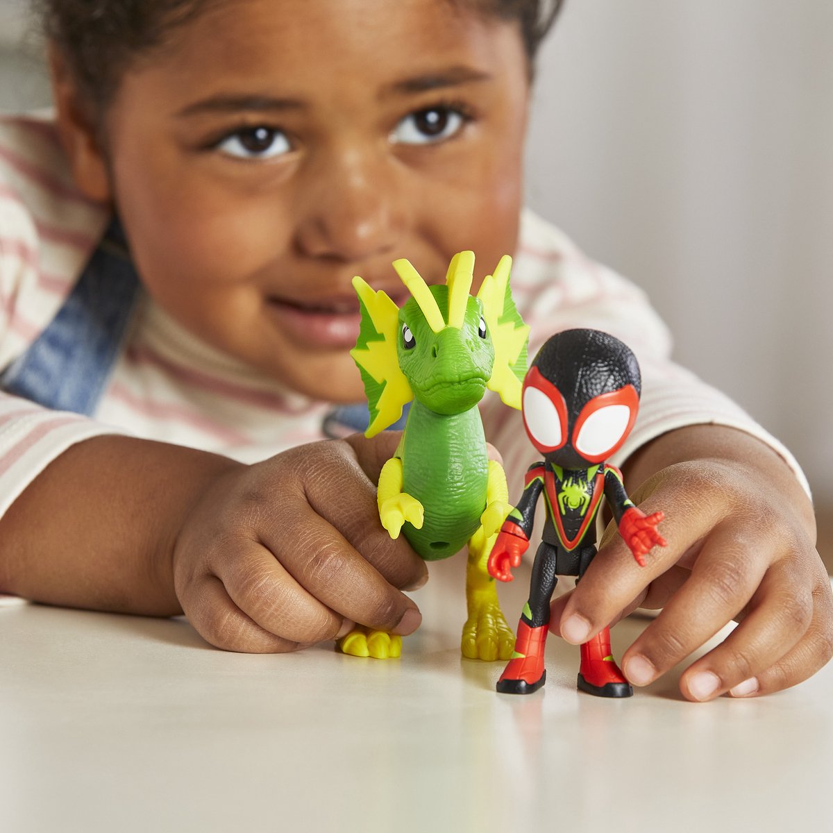Marvel Spidey and His Amazing Friends - Dino-Webs Miles Morales en Electrosaurus - Actiefiguur - 10 cm